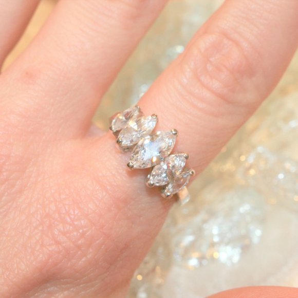 Vintage Sterling Silver Ring size 8 - Picture 2 of 8